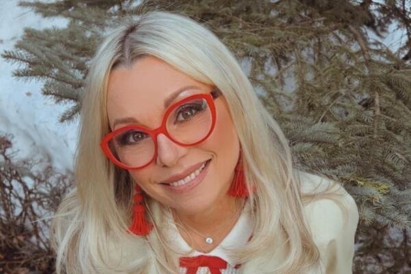Ирина Салтыкова отметила 60-летие видео в купальнике