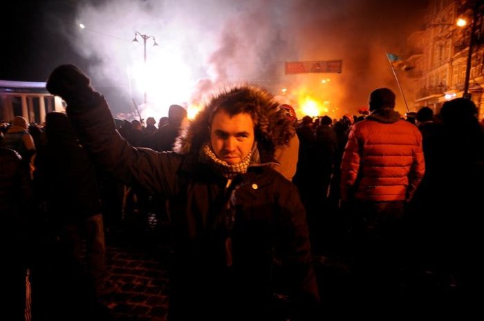 Жестокие намерения активиста с Евромайдана в Киеве (4 фото)