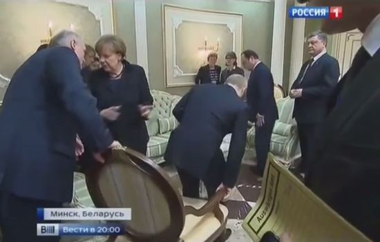 Путин и стул