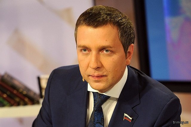 Депутат от ЛДПР предложил наказывать чиновников за оскорбление россиян