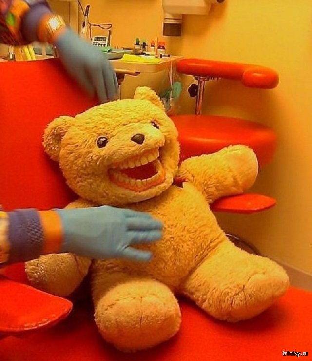 Новая фобия. Подборка жутковатых игрушек в кабинетах детской стоматологии (18 фото)