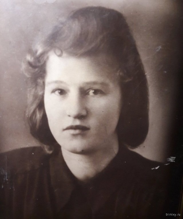 Красота XX века. В соцсетях запустили флешмоб, в котором люди поделились фотографиями своих бабушек и мам (26 фото)
