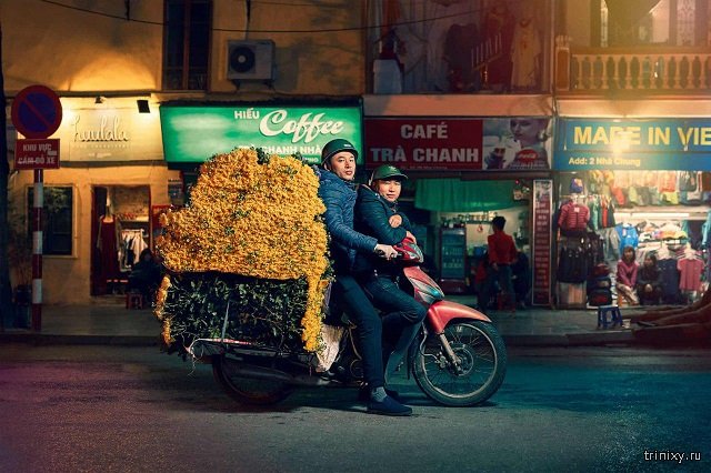 Беспощадный вьетнамский трафик. Фотографии доставщиков из Ханоя (8 фото)