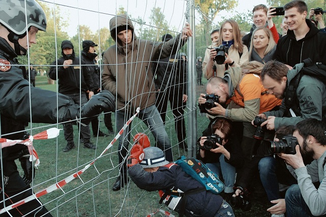 Протесты против строительства храма в Екатеринбурге продолжаются (11 фото + видео)