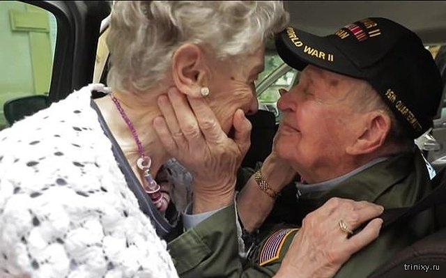 Ветеран Второй мировой встретился с первой возлюбленной, которую потерял 75 лет назад (6 фото)