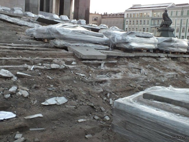 Лестницу Российской государственной библиотеки опять начали ремонтировать. 3 года назад на работы ушло 3,4 млрд рублей (5 фото)