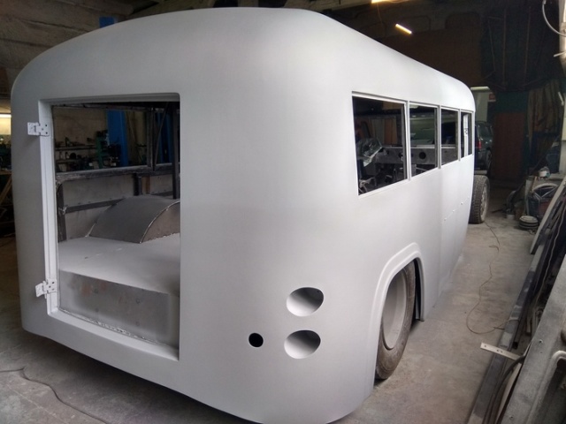 Отличный проект: реставрация старого автобуса (17 фото)