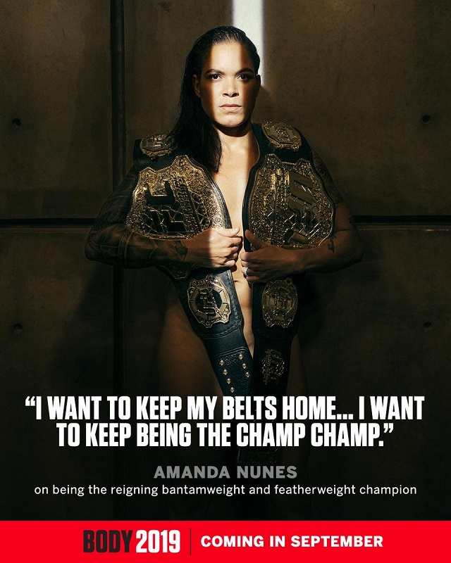Чемпионка UFC Аманда Нуньес приняла душ с двумя чемпионскими поясами (4 фото + видео)