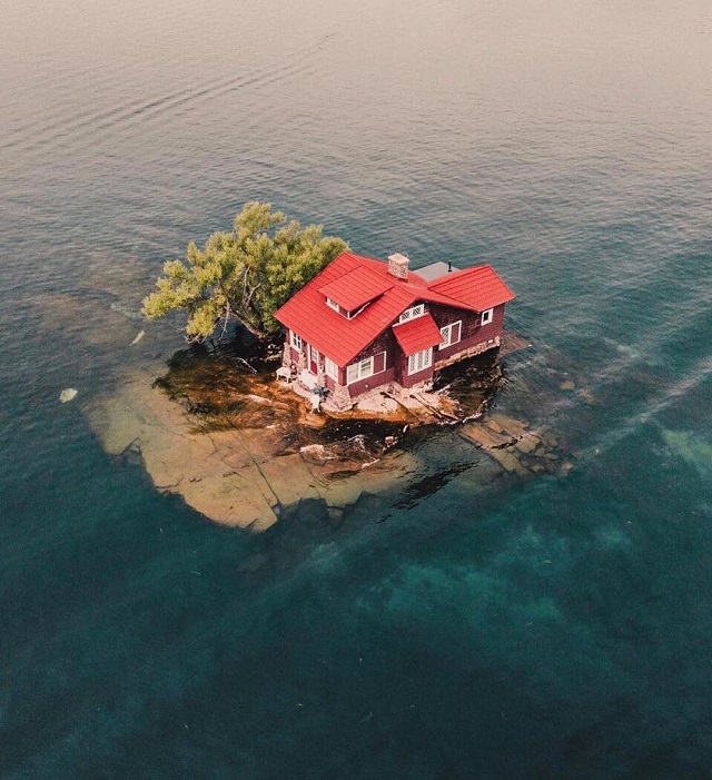 Остров " Just Room Enough Island" - маленький рай для мизантропов (8 фото)