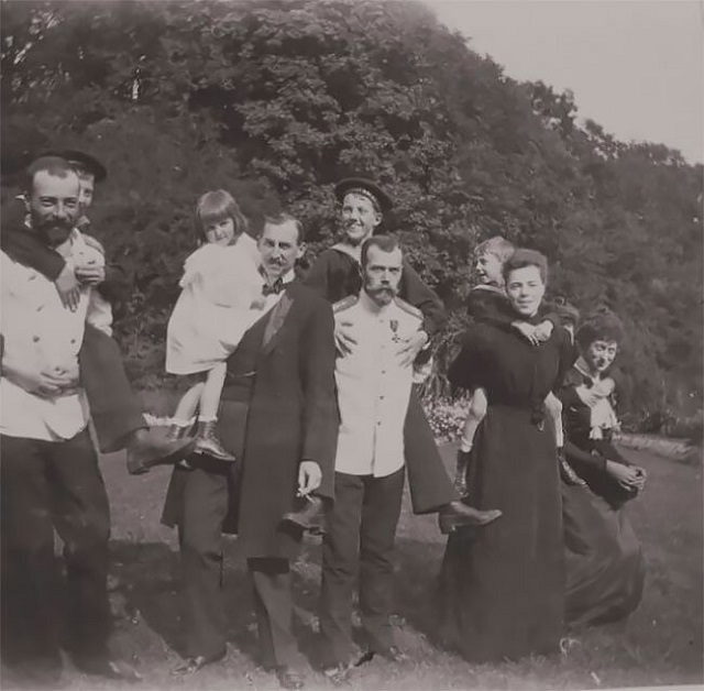 Вечерника Николая II и его друзей (16 фото)