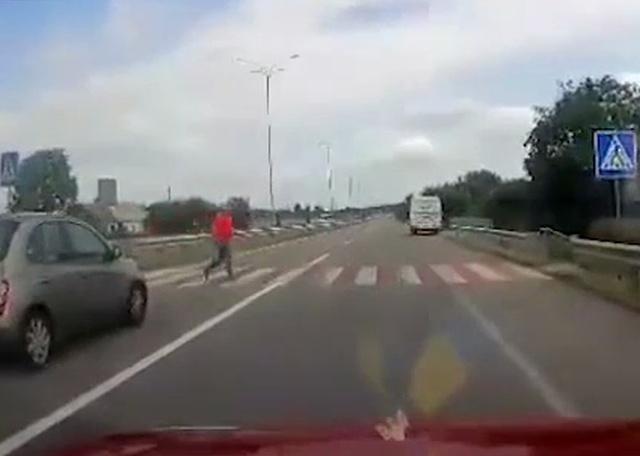 Авария на пешеходном переходе