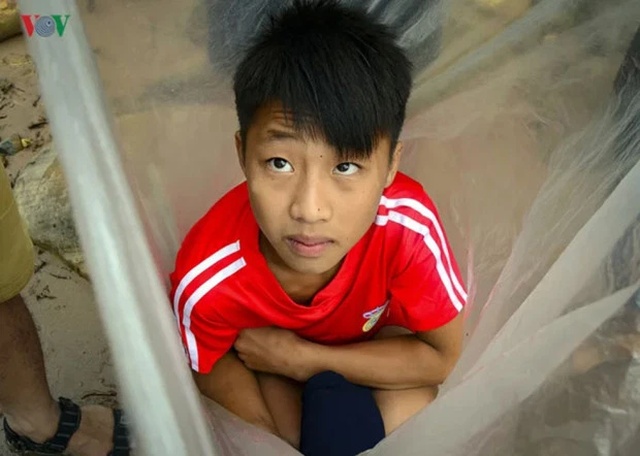 Дорога в школу ребенка из Вьетнама (5 фото)
