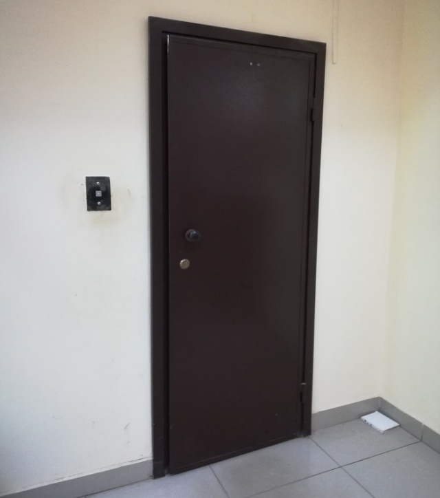 Как вы думаете, что скрывается за этой дверью? (2 фото)