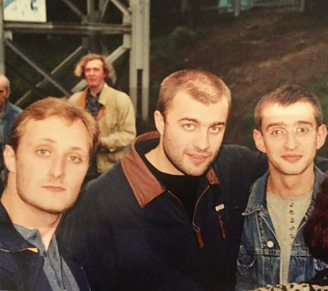 Российские знаменитости в 1990-е годы (15 фото)