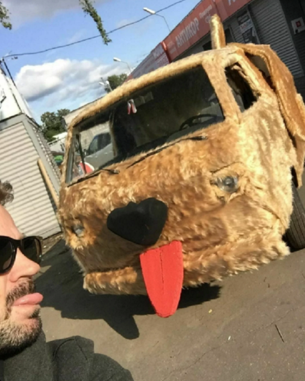 Парень из Питера сделал себе собакомобиль из фильма "Тупой и еще тупее" (5 фото + видео)