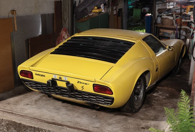 Капсула времени: Lamborghini Miura 1969 (13 фото)