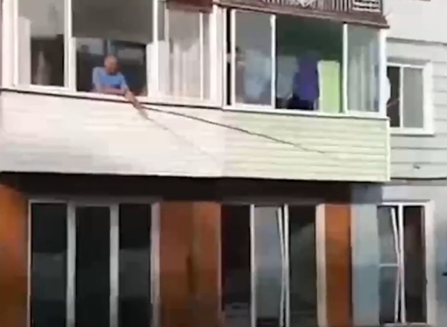 Порыбачить прямо с балкона? Да запросто!