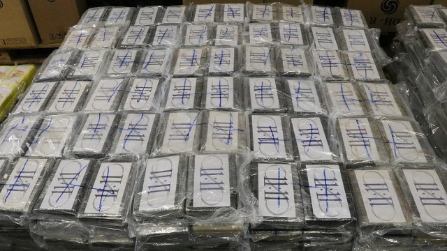 В Гамбурге задержали кокаин почти на 1 миллиард евро (4 фото)