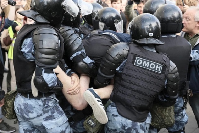 3 августа в Москве прошел митинг "Вернем себе право на выборы"  (11 фото + видео)