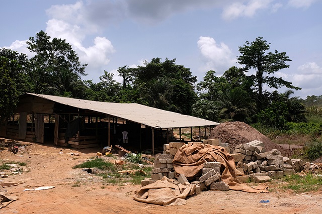 Нелегкая судьба золотодобытчиков из Ганы (13 фото)