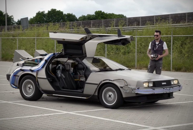 Парень из Голландии сделал точную копию DeLorean из фильма "Назад в будущее" (3 фото + видео)