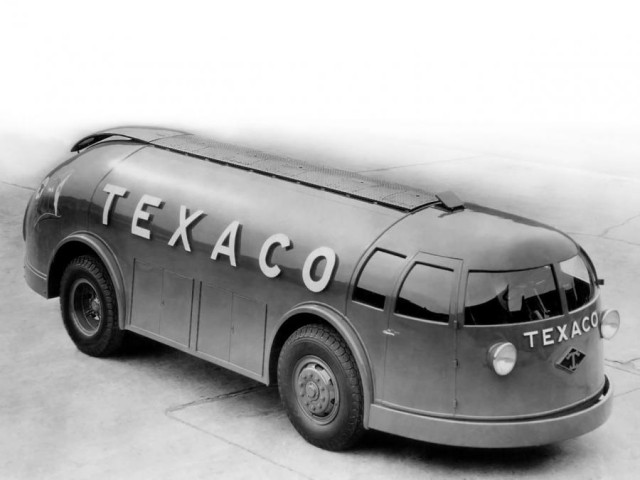 Diamond T Doodlebug - самый необычный бензовоз 30-х годов (8 фото)