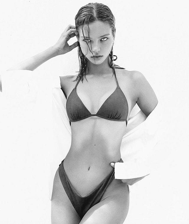 Instagram-модель Алеся Кафельникова снялась в фотосессии в нижнем белье (18 фото)