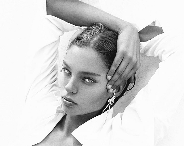 Instagram-модель Алеся Кафельникова снялась в фотосессии в нижнем белье (18 фото)