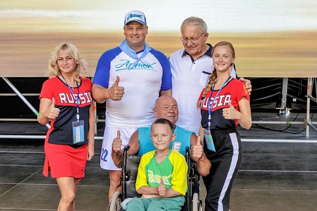 8-летний мальчик-инвалид из Кирова побил мировой рекорд в народном жиме (3 фото + видео)