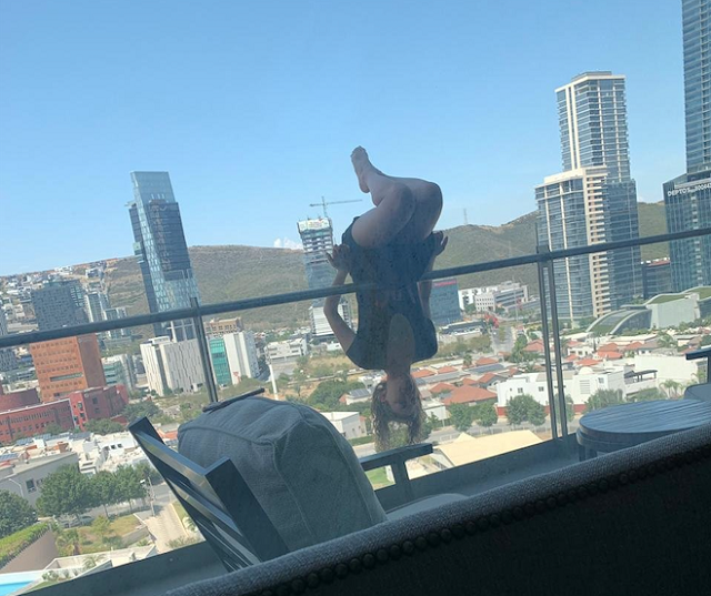 Йога-блогер позировала для "экстрим-фотографии" и сорвалась с 6-го этажа (10 фото)