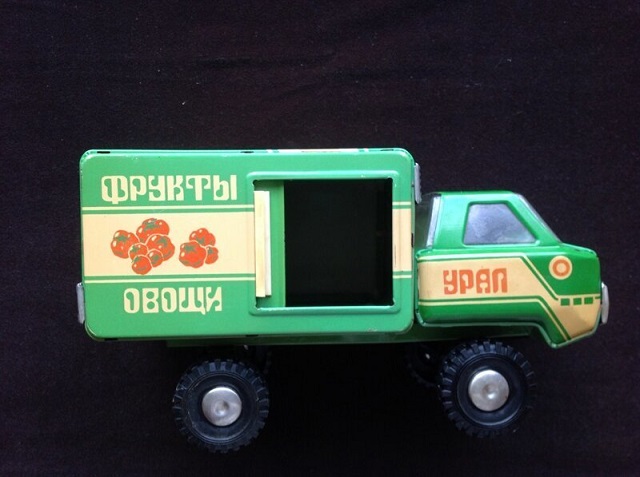 Советские игрушки для будущих работников страны (26 фото)