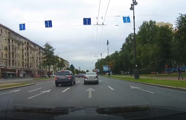 "Паровозик" из 7 автомобилей в Санкт-Петербурге