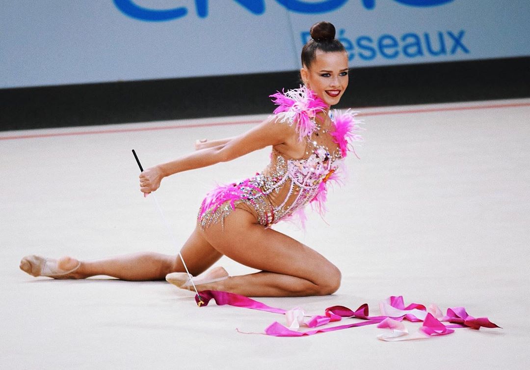 Екатерина Селезнева - новая звезда российской художественной гимнастики (20 фото)