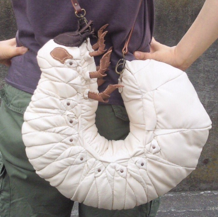 Японец делает сумки в виде огромных насекомых (30 фото)