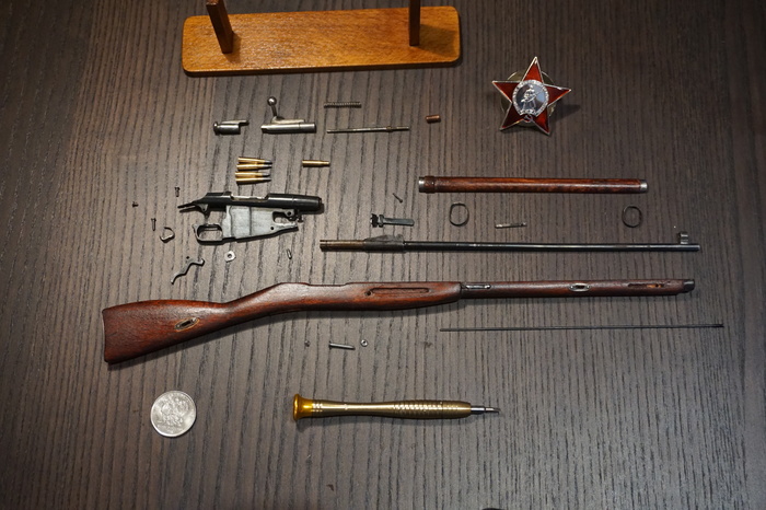 Мужчина сделал легендарную винтовку Мосина в миниатюре. Она стреляет! (18 фото + видео)