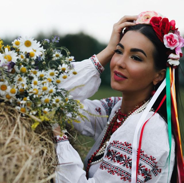 Красавица из Калуги покорила жюри конкурса "Миссис Европа - 2019" (18 фото)