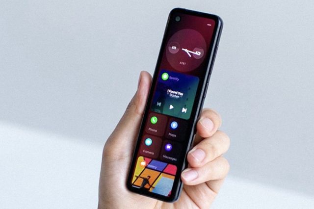 Создатель Android Энди Рубин показал смартфон, похожий на пульт от телевизора (4 фото + видео) Создатель Android Энди Рубин показал смартфон, похожий на пульт от телевизора (4 фото + видео)