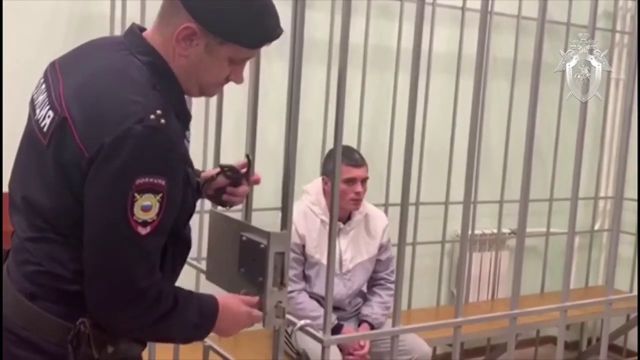 Андрея Шилова и Сергея Шмелева, забивших до смерти биатлониста, доставили в суд (3 видео)