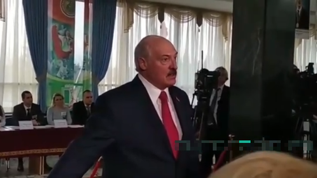 Александр Лукашенко назвал наблюдателя за выборами "мудаком"