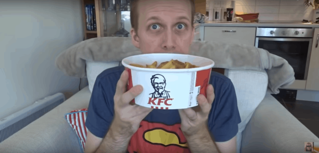 Блогер Майк Дживонс целую неделю ел в KFC и в итоге похудел (7 фото)