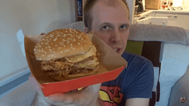 Блогер Майк Дживонс целую неделю ел в KFC и в итоге похудел (7 фото)