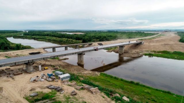 В Благовещенске достроили единственный мост из России в Китай