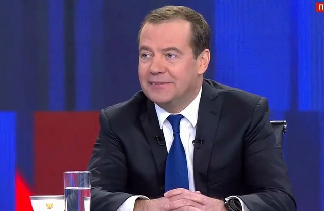 Настя Ивлеева спросила Дмитрия Медведева про закрытие YouTube