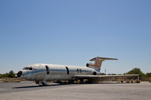 Фотопрогулка: Мрачный и заброшенный аэропорт Никосии на Кипре (11 фото)