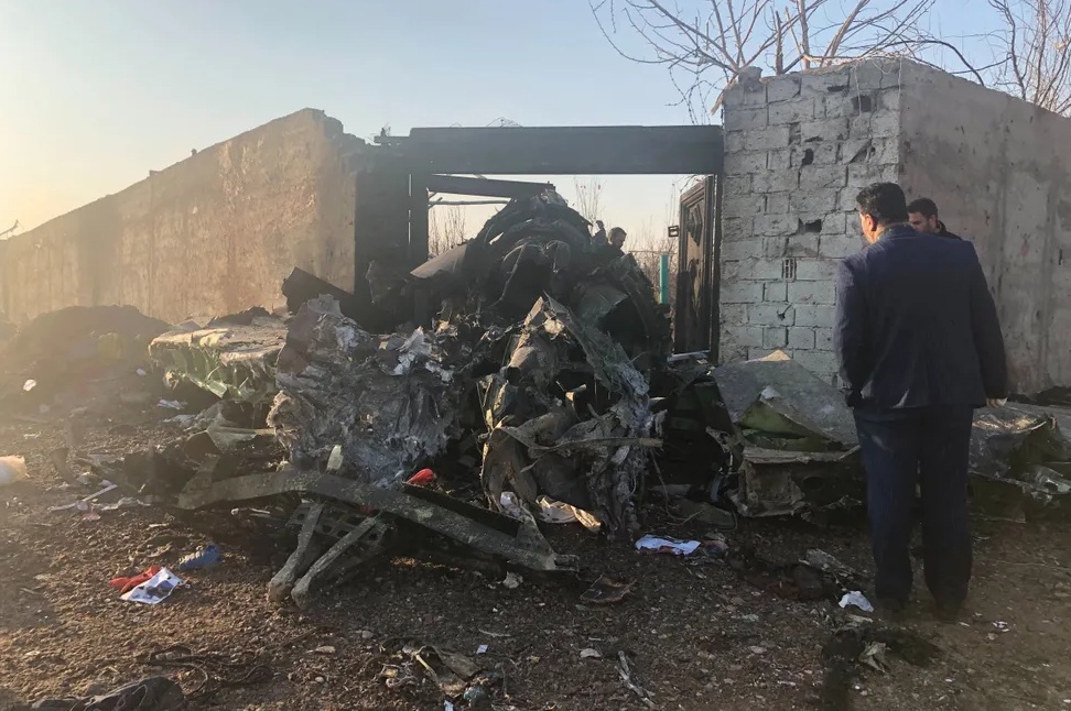 В Иране разбился украинский Boeing 737 (10 фото + видео)