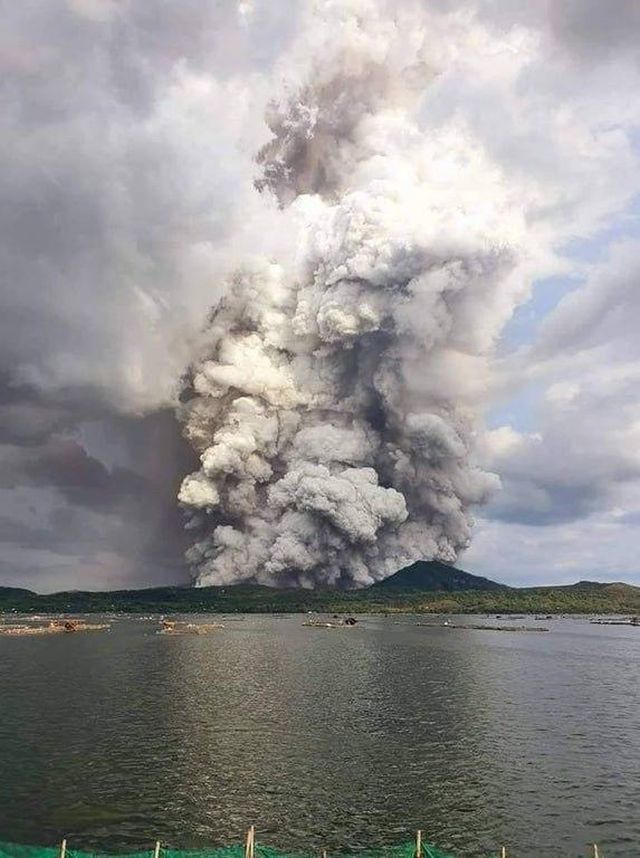 Извержение вулкана Тааль на Филиппинах (9 фото + видео)