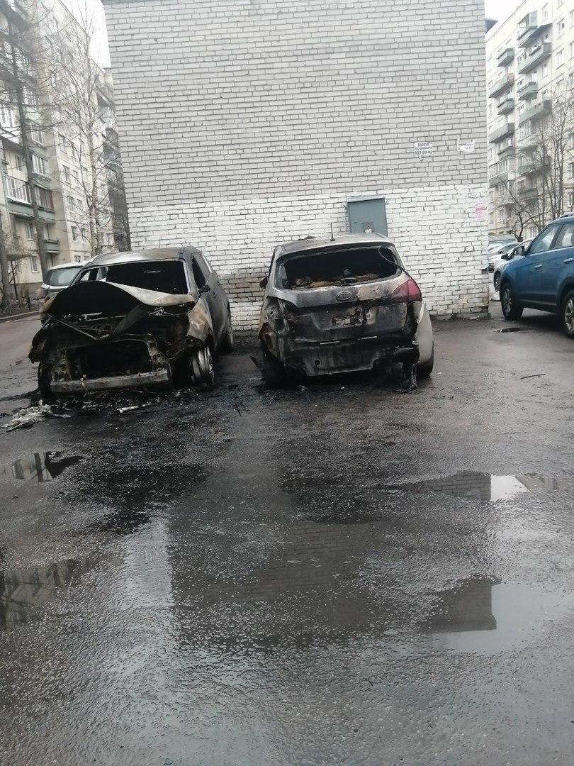 В Петербурге сожгли машину заводящего «Зенита» Александра Румянцева (4 фото + 2 видео)