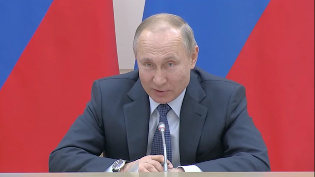 Владимир Путин заявил, что день голосования по Конституции объявят выходным (4 видео)