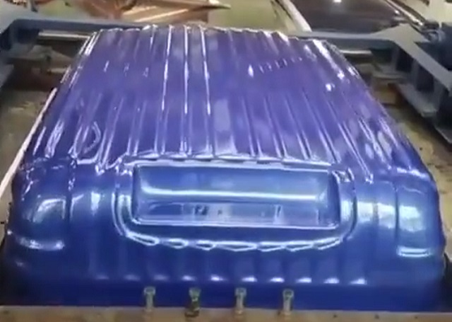 Синий чемодан