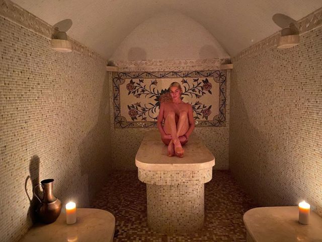 Анастасия Волочкова в бане
